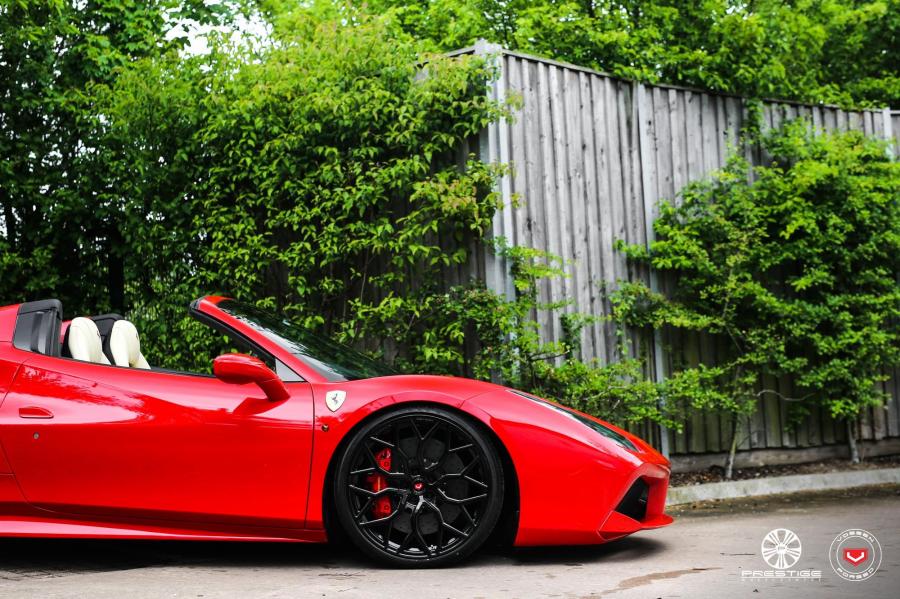 Детали экстерьера Ferrari 488 Spider on Vossen Wheels (S21-01) 2019 года  (фото 11 из 14)